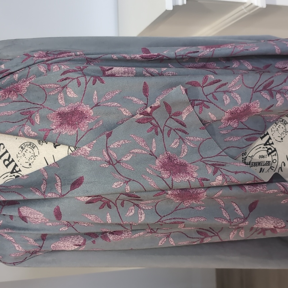 TANJAY | Women's Grey/Pink Faux Suede Floral Lightweight Open Jacket - Picture 7 of 7